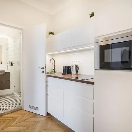 City Block Apartment *