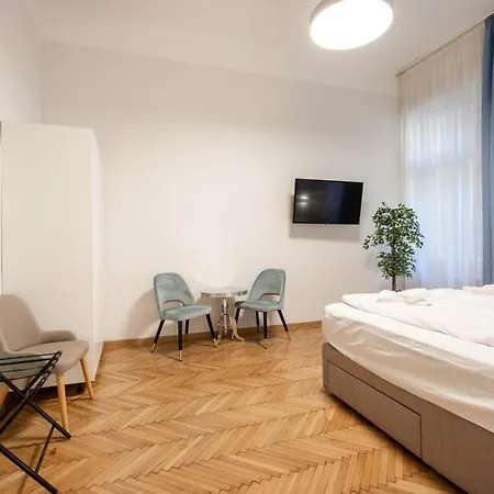 City Block Apartment *