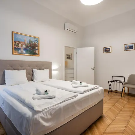 City Block Apartment Budapest