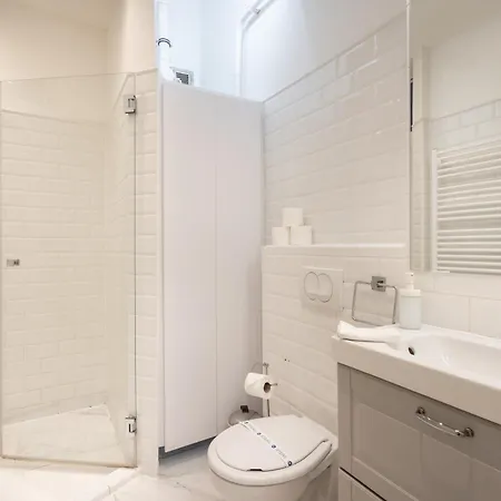 City Block Apartment *