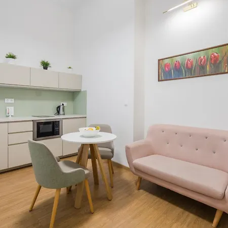 City Block Apartment *